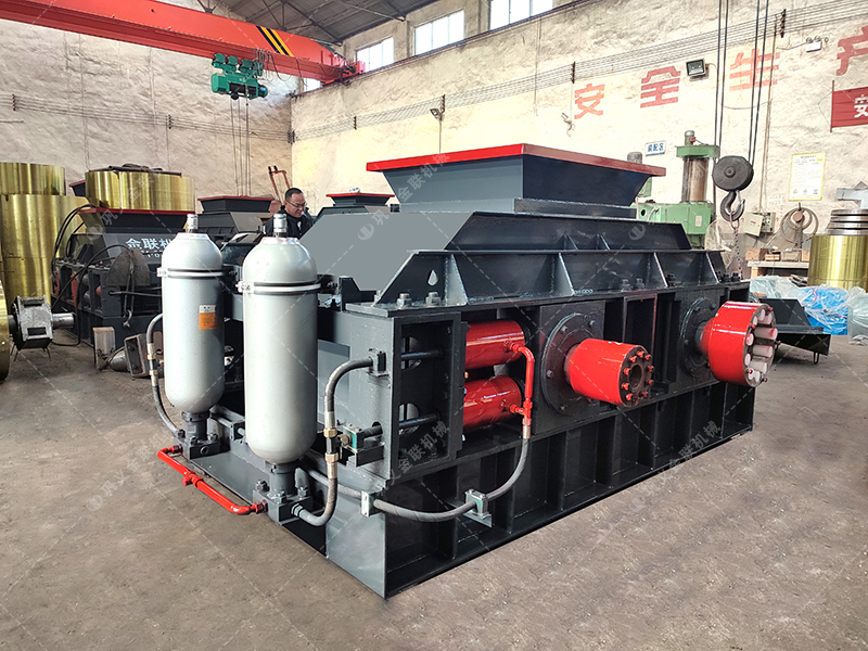 2PG1007中型液壓對輥破碎機(jī)設(shè)備發(fā)貨圖片